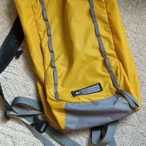 REI flash 18 daypack